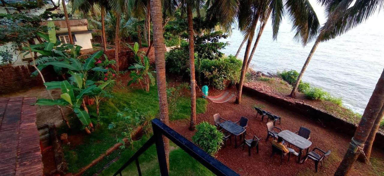 Perch By The Sea Bed & Breakfast Kannur Bagian luar foto