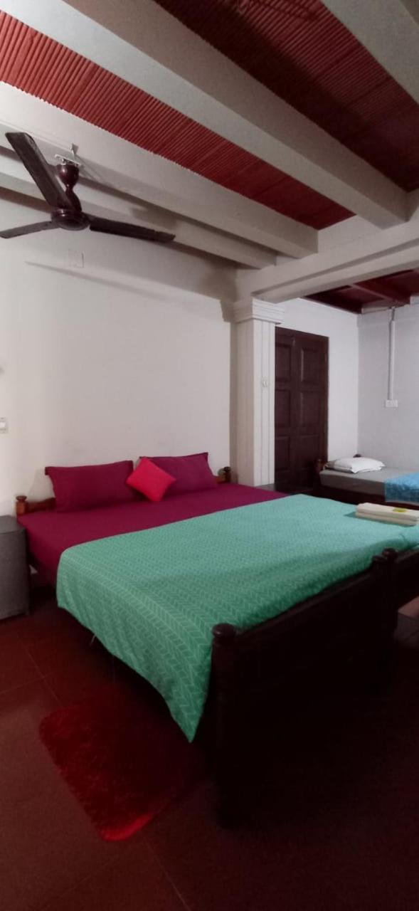 Perch By The Sea Bed & Breakfast Kannur Ruang foto
